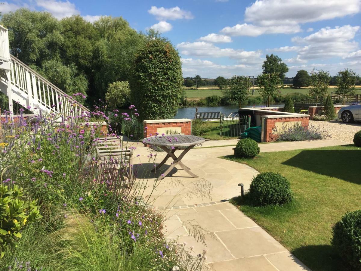 Thames Edge Rooms Wallingford Exterior photo